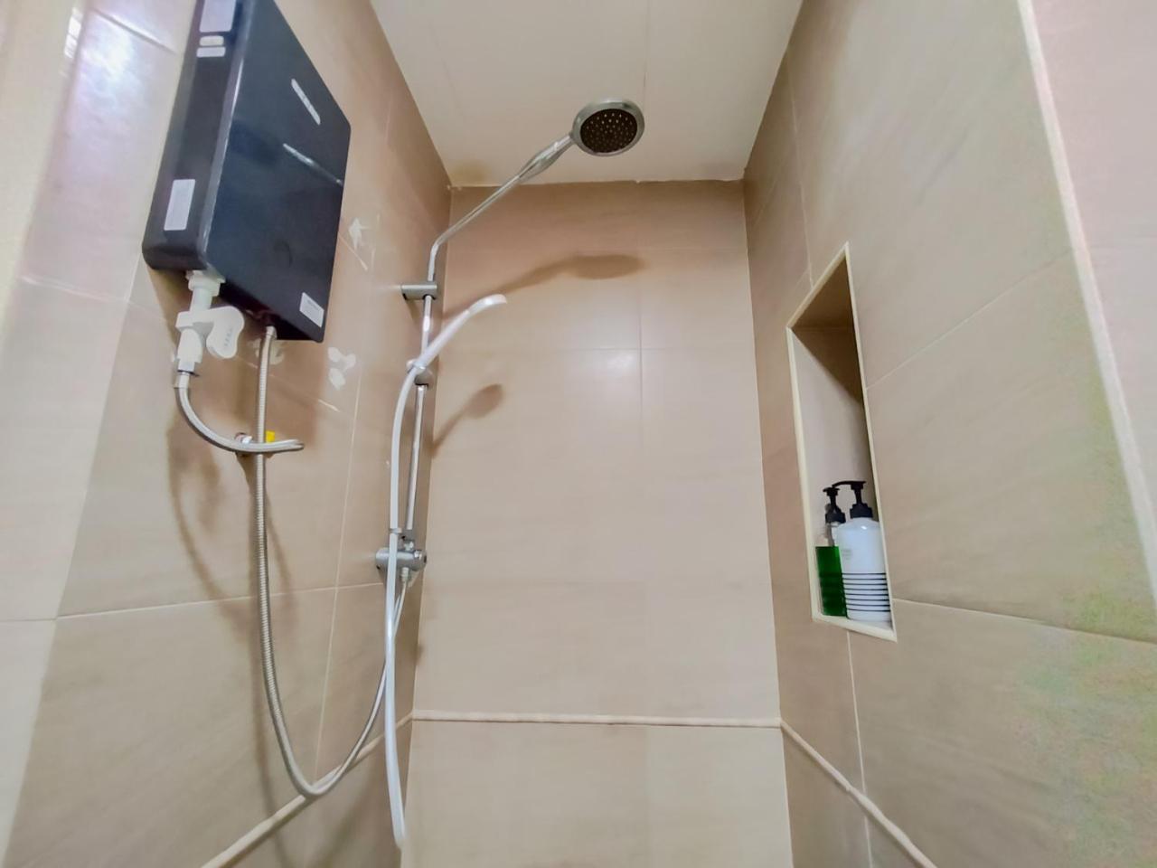 Gathering Corner House With 6 Upto 16pax By Manhattan Group Vila *