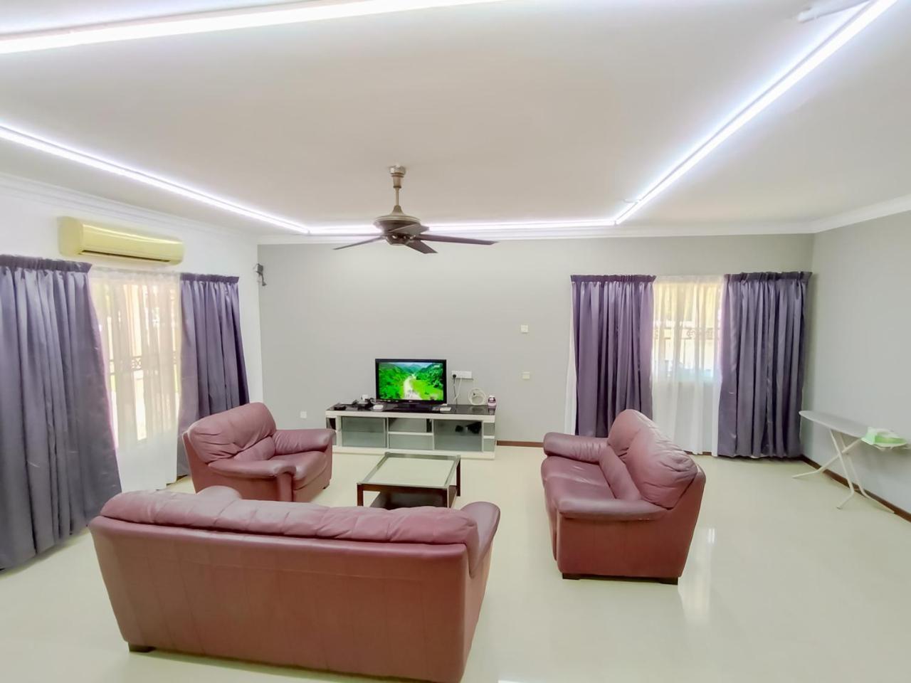 Gathering Corner House With 6 Upto 16pax By Manhattan Group Vila Kuala Lumpur