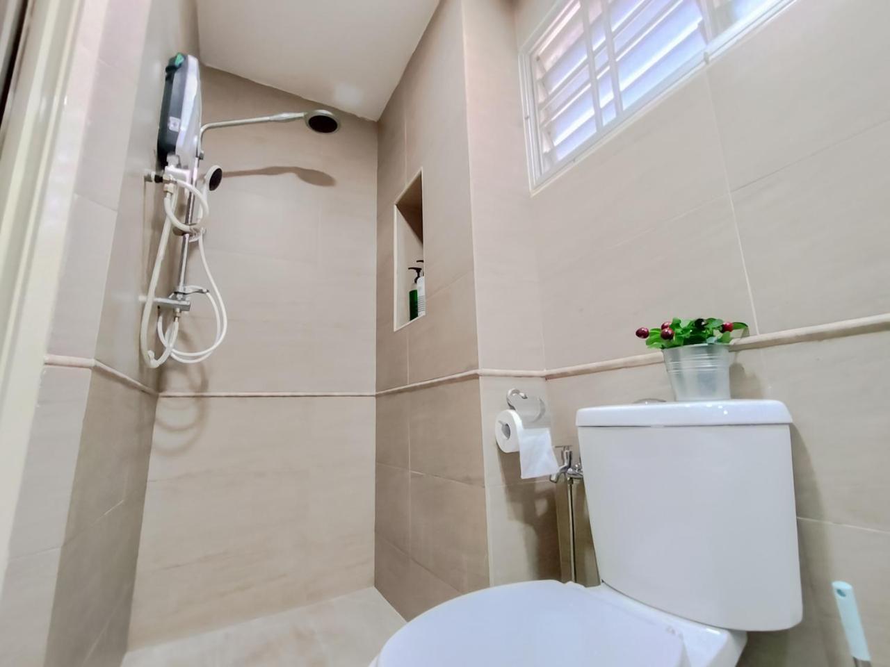 Gathering Corner House With 6 Upto 16pax By Manhattan Group Vila