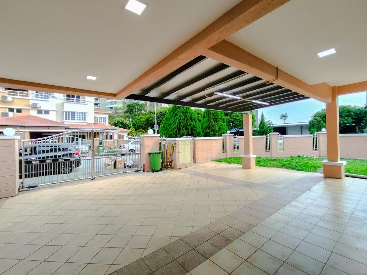 Gathering Corner House With 6 Upto 16pax By Manhattan Group Vila